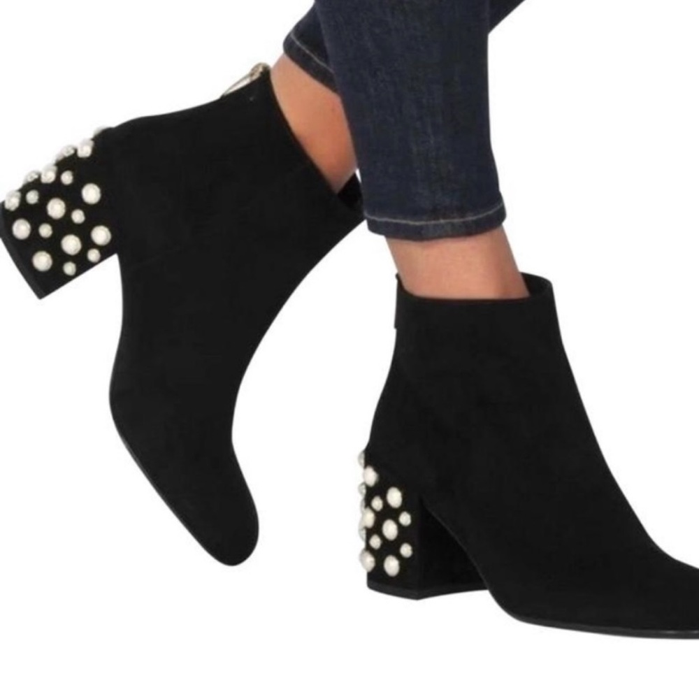 Stuart Weitzman Pearl Bavarian boot.